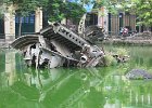 IMG 0463  Dele af et nedskudt B52 bombefly faldt ned i denne lille sø i Ngoc Ha området - Hanoi